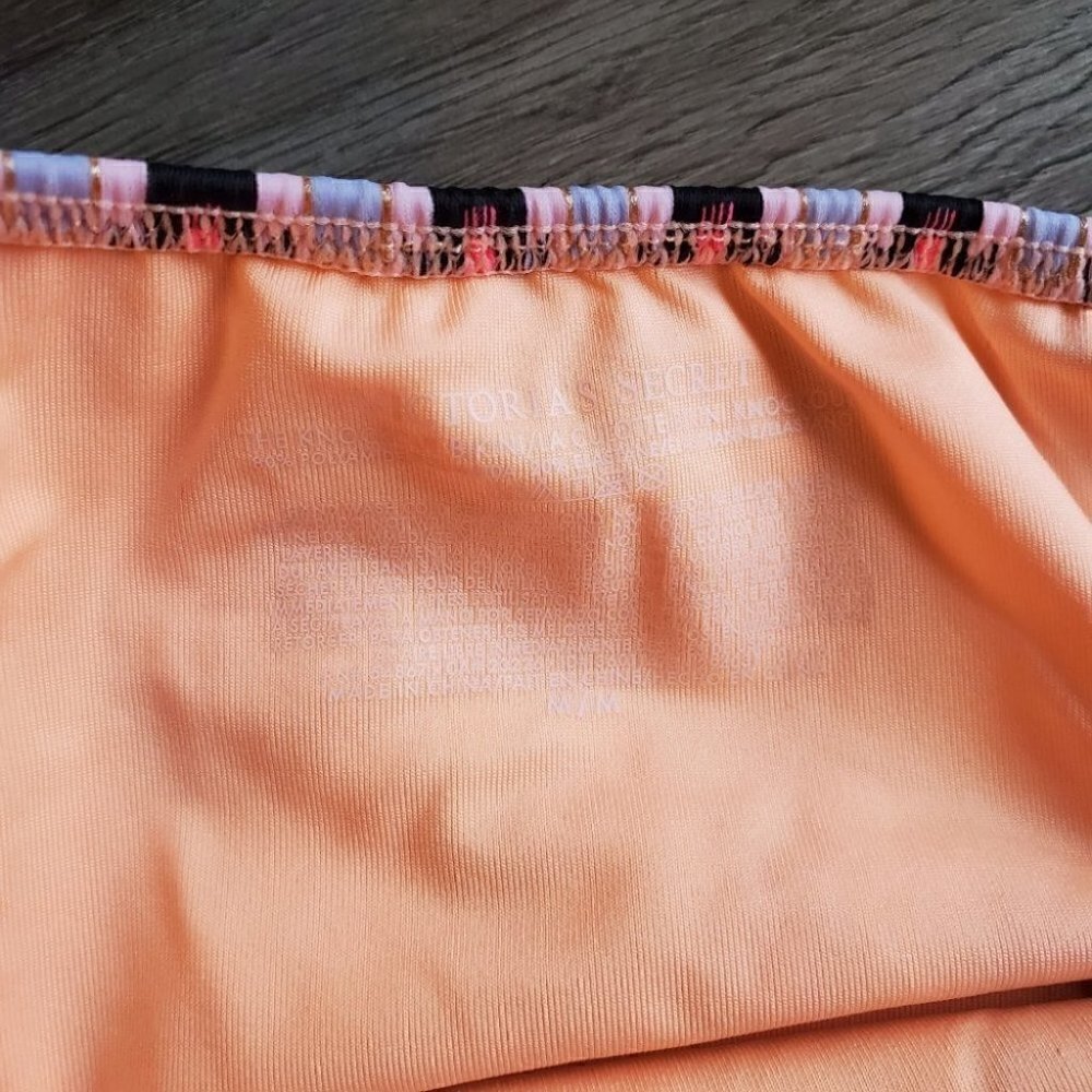 Victoria's Secret Bikini 34D & M - Picture 6 of 7